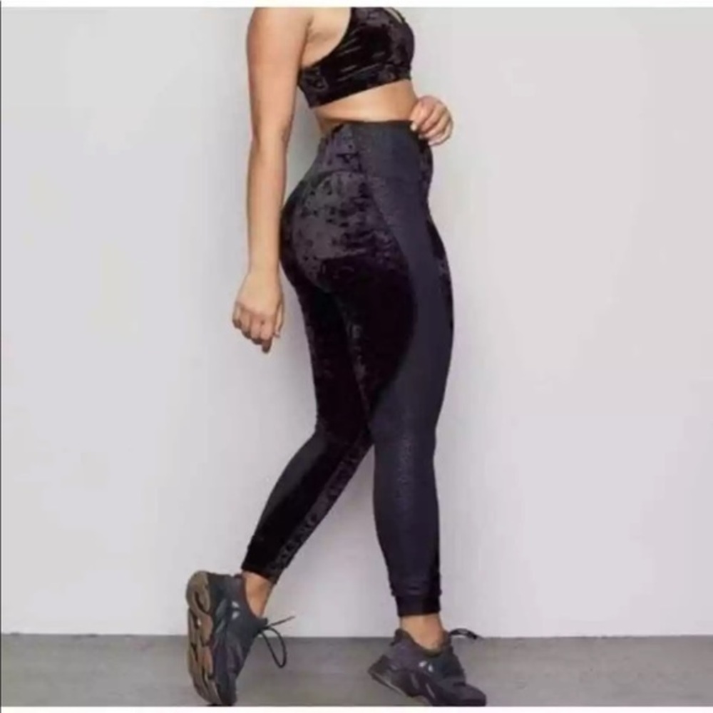 New Good American black velvet with cheetah dri fit leggings